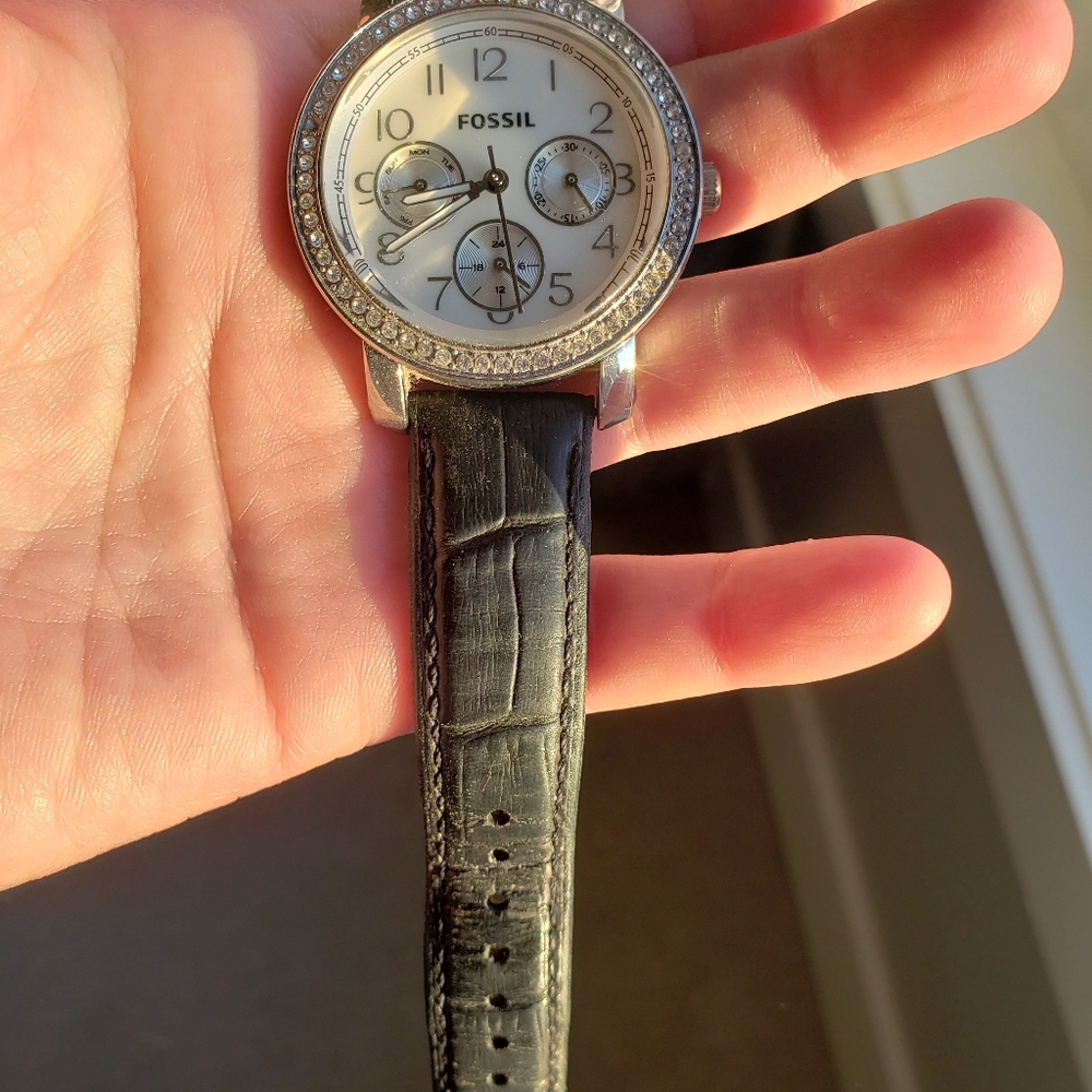 Fossil Watch - Picture 3 of 5